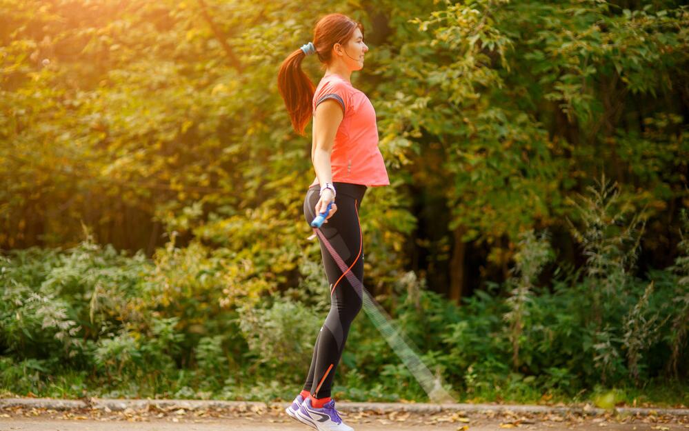 Qual é melhor para perder peso, pular ou correr?