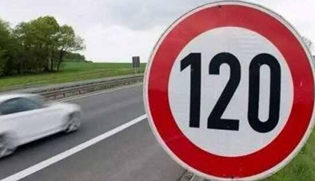 Andar 120 na rodovia e 140 na rodovia é considerado excesso de velocidade?