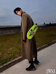 张若昀滑板少年街头时尚写真