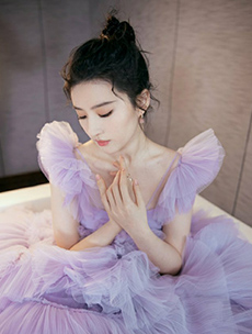 刘亦菲春日紫樱蛋糕裙甜美写真图片