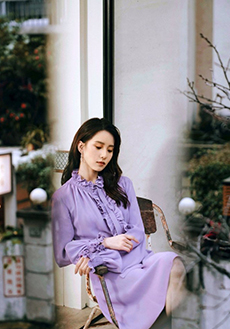 刘诗诗紫色长裙温婉可人写真图片