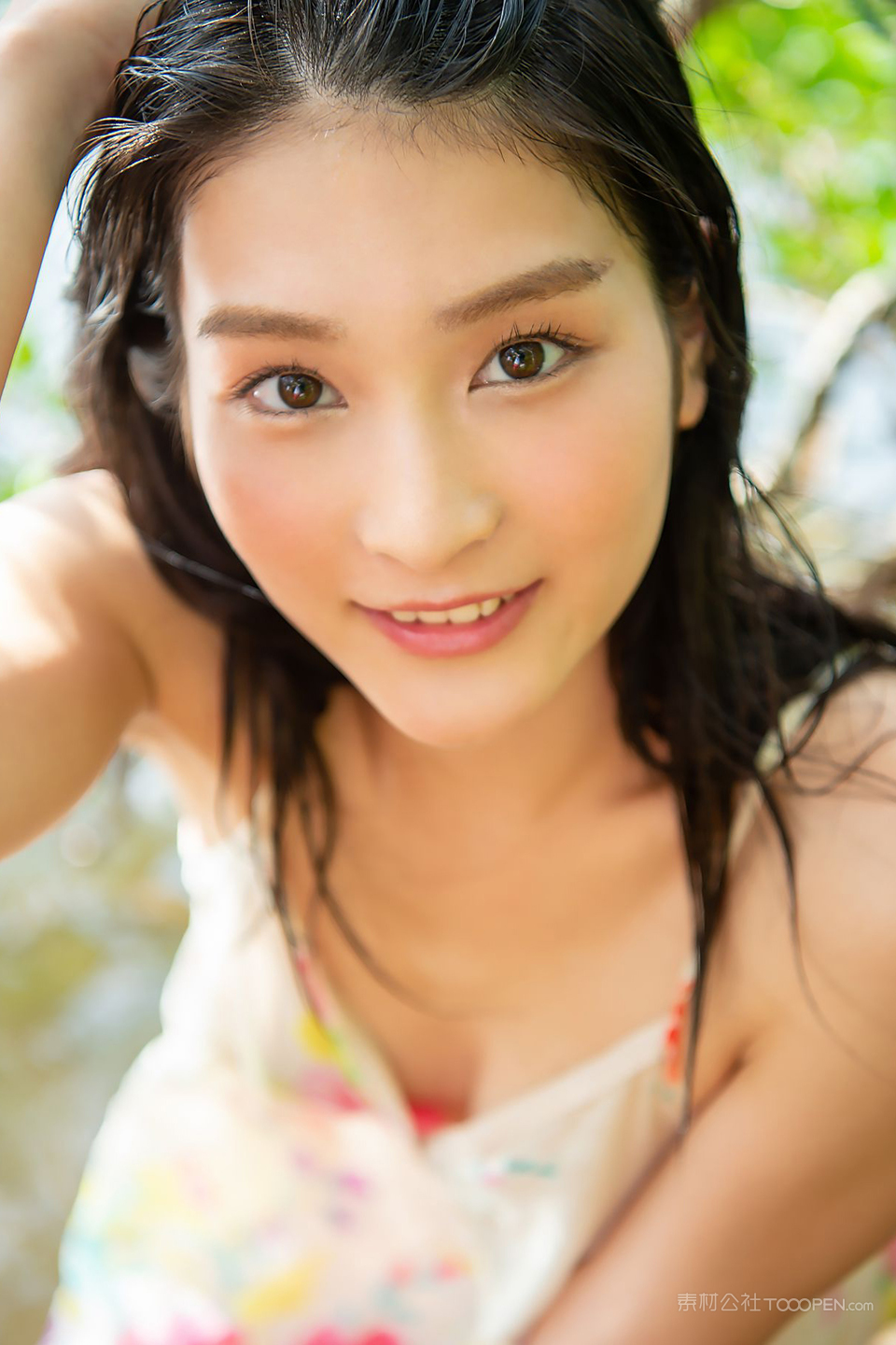 湿身大战日本高等学校美少女湿身露乳写真照