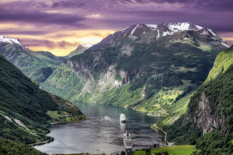狭长曲折的挪威峡湾风景图片