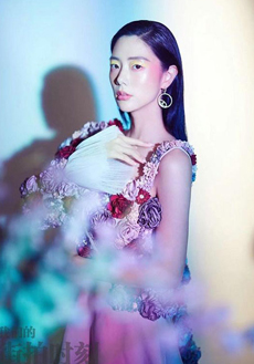 韩国女星克拉拉高级性感写真图片