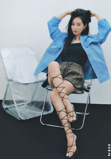 韩国女星权侑莉个性时髦写真图片