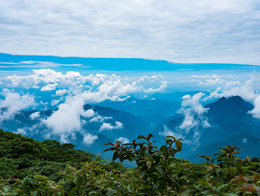 奇峰独秀的梵净山高清风景图片