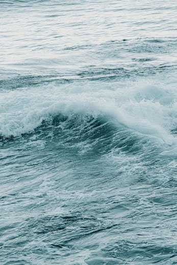 汹涌而来的海浪高清风景图片