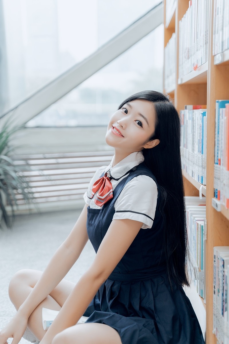 台湾气质美女校花图书馆唯美小清新摄影写真