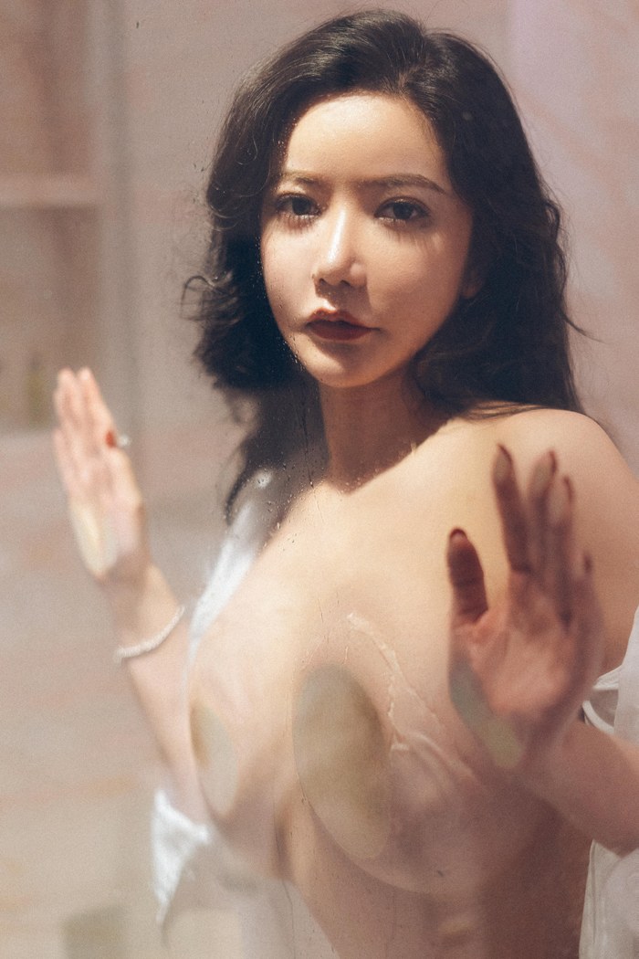 人体艺术美女心妍36D美乳浴室湿身全果顶级写真