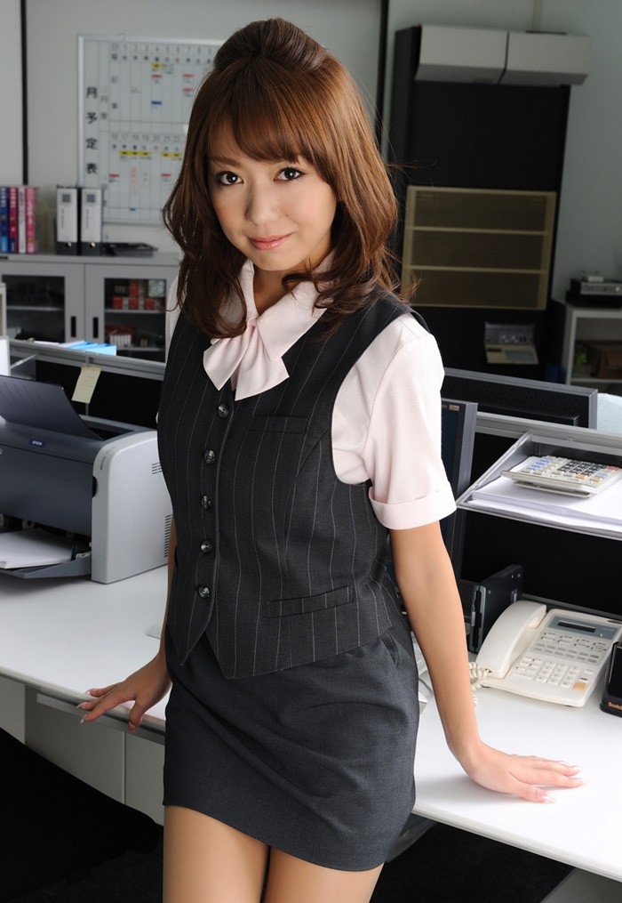 日本百货职员办公室制服大尺度凸出鲍鱼趾人体