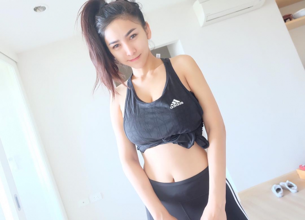 泰国美女模特Cawaii Kanom酥胸诱人私房照