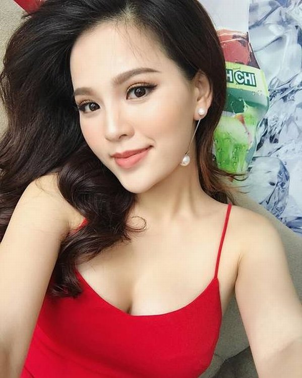 网红美女TrangPhi越南大胸妹性感美臀迷人乳沟外露